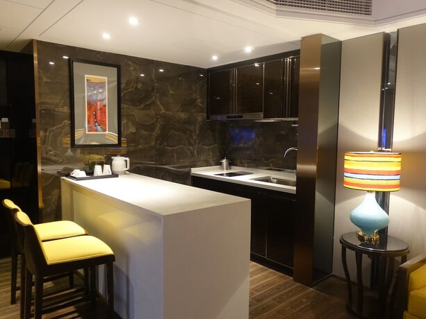 Imagen de la habitación del Hotel Clifford Suites. Foto 15