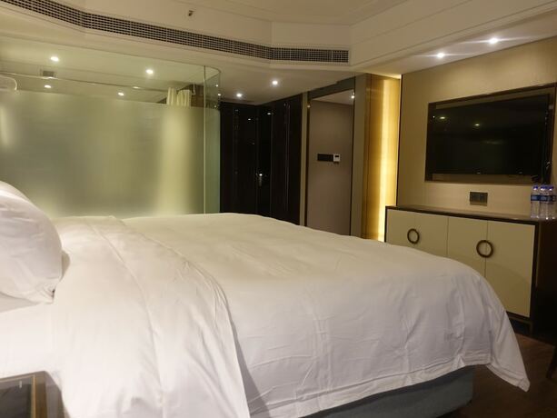 Imagen de la habitación del Hotel Clifford Suites. Foto 16