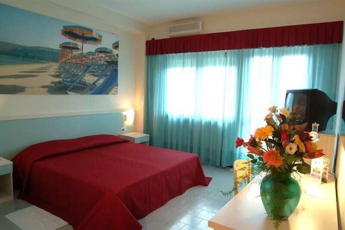 Imagen de la habitación del Hotel Cliffs. Foto 6