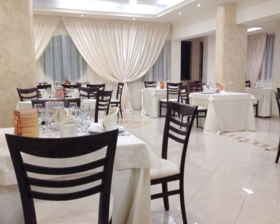 Imagen del bar/restaurante del Hotel Cliffs. Foto 3
