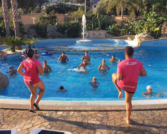 Imagen de la piscina del Hotel Cliffs. Foto 19