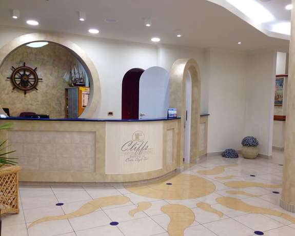 Imagen de los interiores del Hotel Cliffs. Foto 14