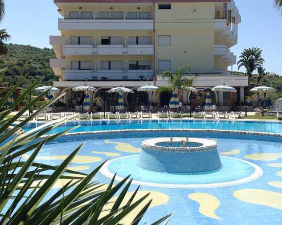 Imagen general del Hotel Cliffs, Joppolo. Foto 1