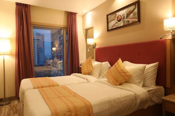 Imagen de los exteriores del Hotel Cliffton. Foto 17