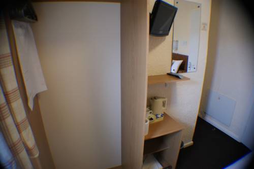 Imagen de la habitación del Hotel Clifton Court Metro. Foto 8