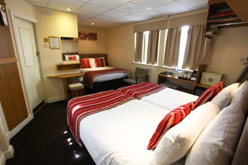 Imagen de la habitación del Hotel Clifton Court Metro. Foto 12