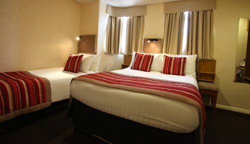 Imagen de la habitación del Hotel Clifton Court Metro. Foto 15