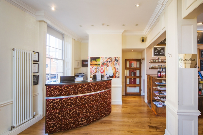 Imagen de los interiores del Hotel Clifton. Foto 19