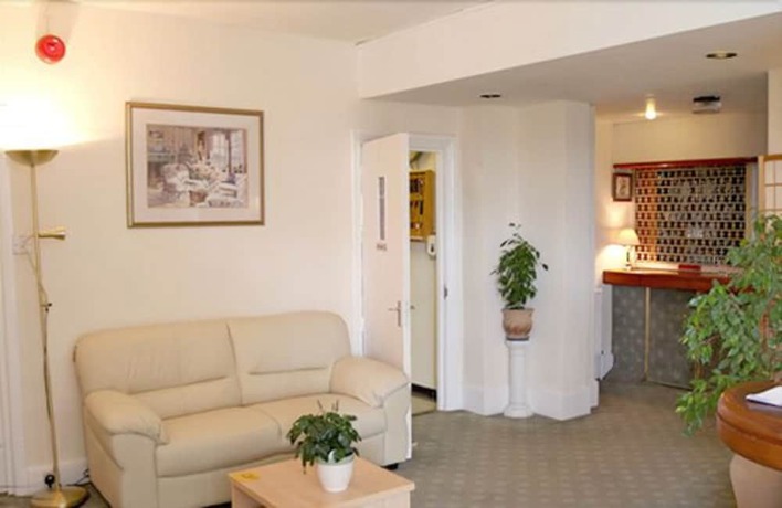 Imagen de los interiores del Hotel Clifton Lodge. Foto 15