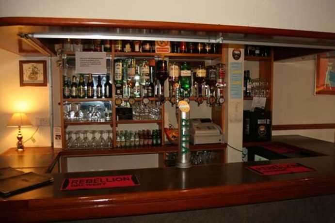 Imagen del bar/restaurante del Hotel Clifton Lodge. Foto 6
