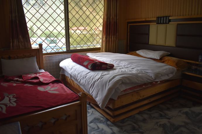 Imagen de la habitación del Hotel Clifton, Nārān. Foto 3
