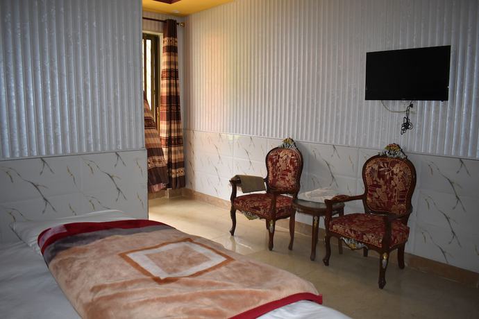 Imagen de la habitación del Hotel Clifton, Nārān. Foto 5