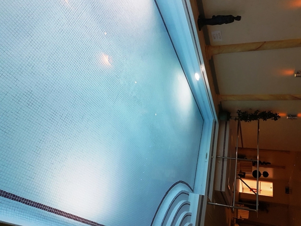 Imagen de la piscina del Hotel Clifton Park. Foto 16