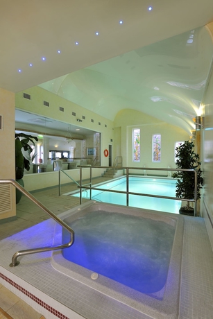 Imagen de la piscina del Hotel Clifton Park. Foto 17