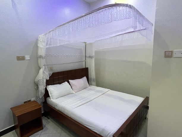 Imagen de la habitación del Hotel Climax Suites. Foto 15