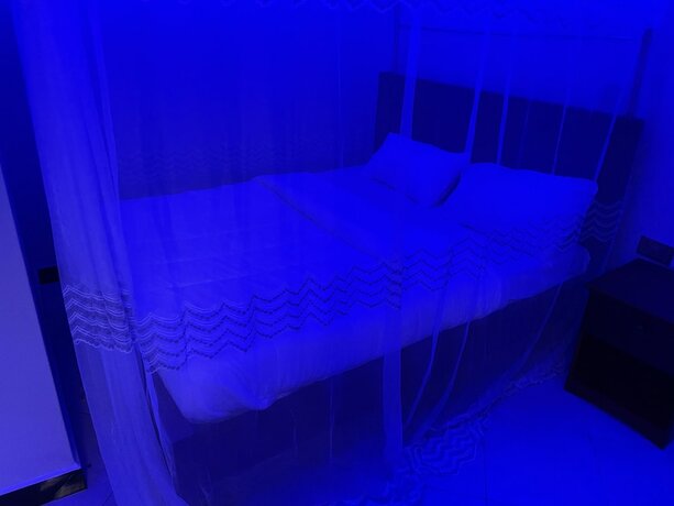 Imagen de la habitación del Hotel Climax Suites. Foto 17