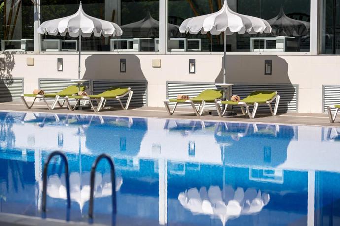 Imagen de la piscina del Hotel Climia Belroy. Foto 11