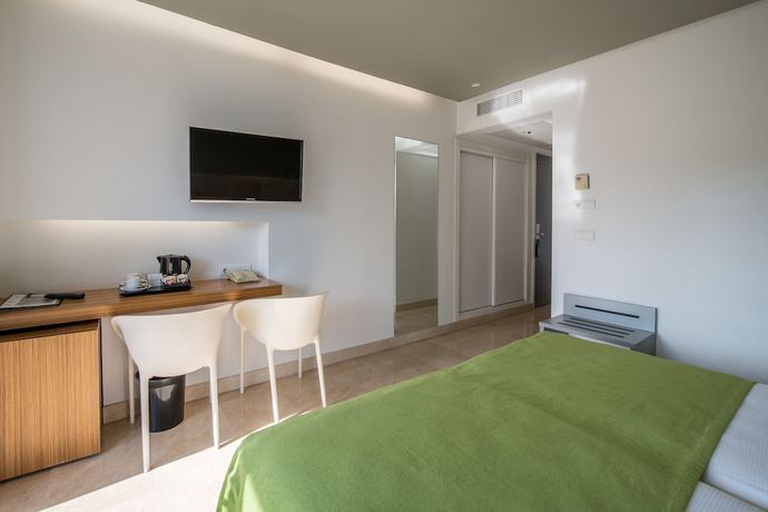 Imagen de la habitación del Hotel Climia Belroy. Foto 4
