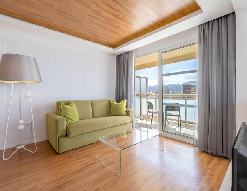 Imagen de la habitación del Hotel Climia Benidorm Plaza. Foto 10