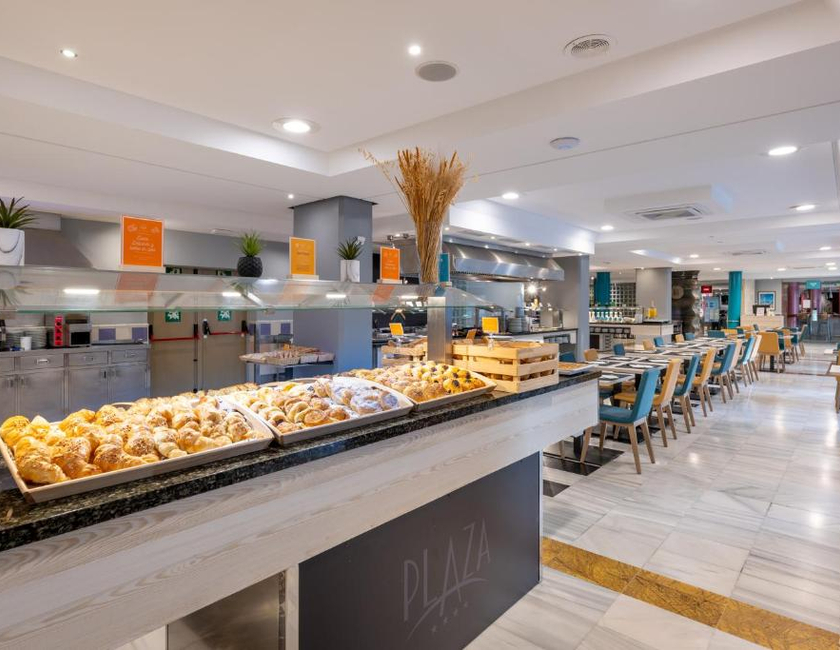 Imagen del bar/restaurante del Hotel Climia Benidorm Plaza. Foto 2