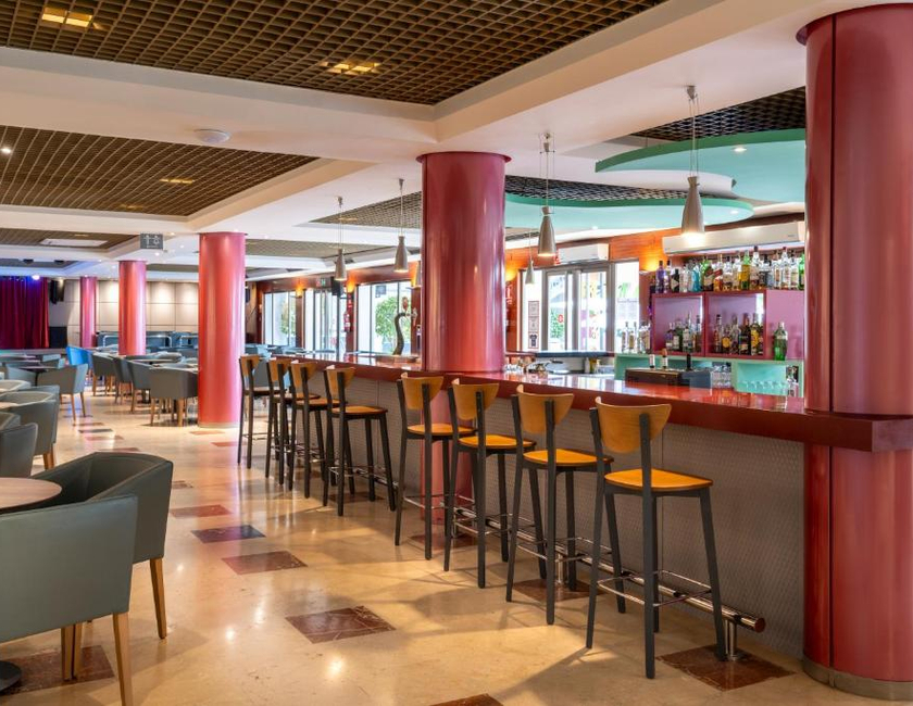 Imagen del bar/restaurante del Hotel Climia Benidorm Plaza. Foto 4