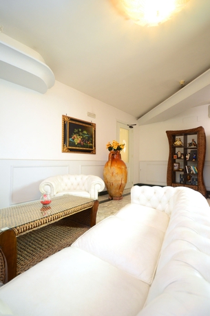 Imagen de los interiores del Hotel Clinton. Foto 11