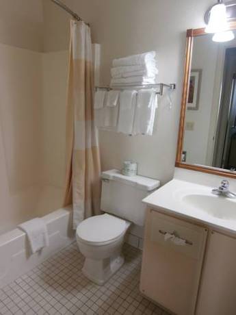 Imagen de la habitación del Hotel Clinton Inn & Suites. Foto 4