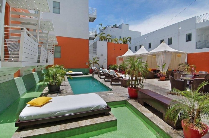 Imagen de la piscina del Hotel Clinton South Beach. Foto 15