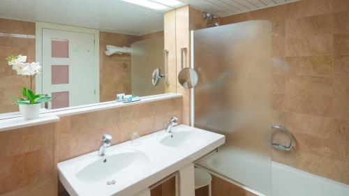 Imagen de la habitación del Hotel Clipper - EL DELFÍN VERDE RESORTS - Platja de Pals. Foto 10