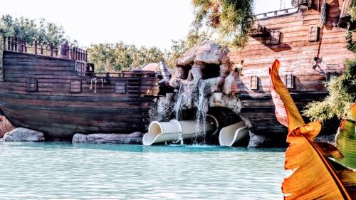 Imagen de la piscina del Hotel Clipper - EL DELFÍN VERDE RESORTS - Platja de Pals. Foto 16