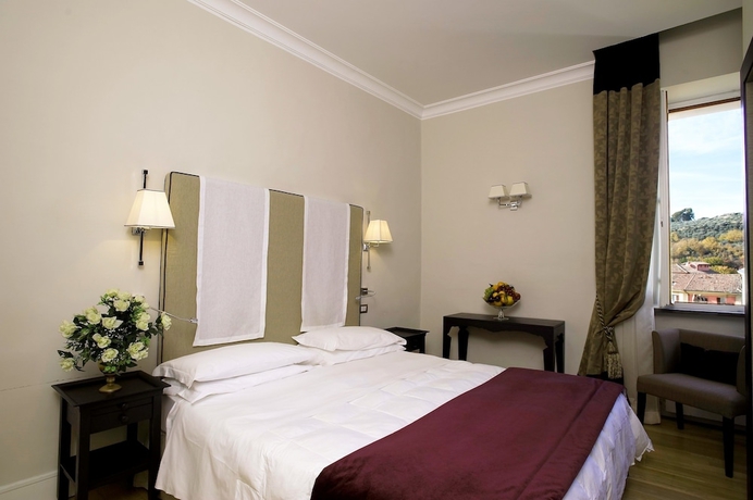 Imagen de la habitación del Hotel Clitunno. Foto 9