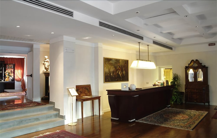 Imagen de los interiores del Hotel Clitunno. Foto 18