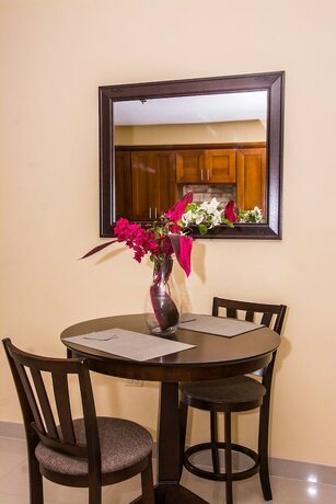 Imagen de la habitación del Hotel ClockTower Apartments. Foto 13