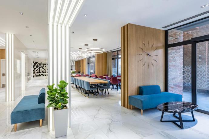 Imagen de los interiores del Hotel Clocks Tbilisi. Foto 11