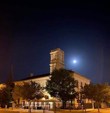 Imagen general del Hotel Clocktower Suites. Foto 1
