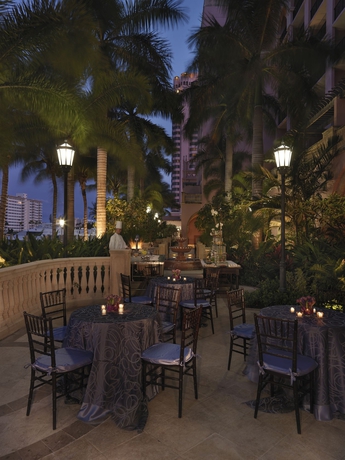 Imagen del bar/restaurante del Hotel Cloister At The Boca Raton. Foto 9