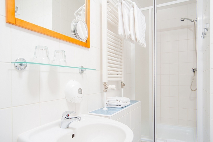 Imagen de la habitación del Hotel Cloister Inn. Foto 10