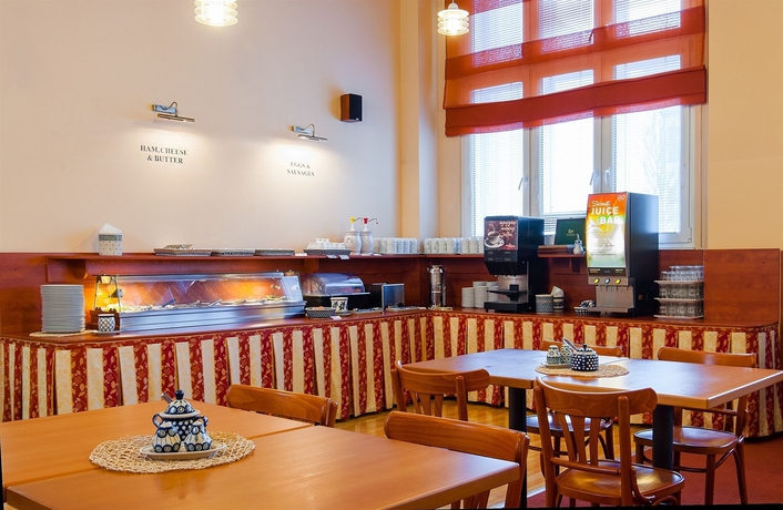 Imagen del bar/restaurante del Hotel Cloister Inn. Foto 4