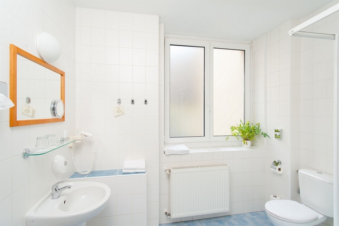 Imagen de la habitación del Hotel Cloister Inn. Foto 11