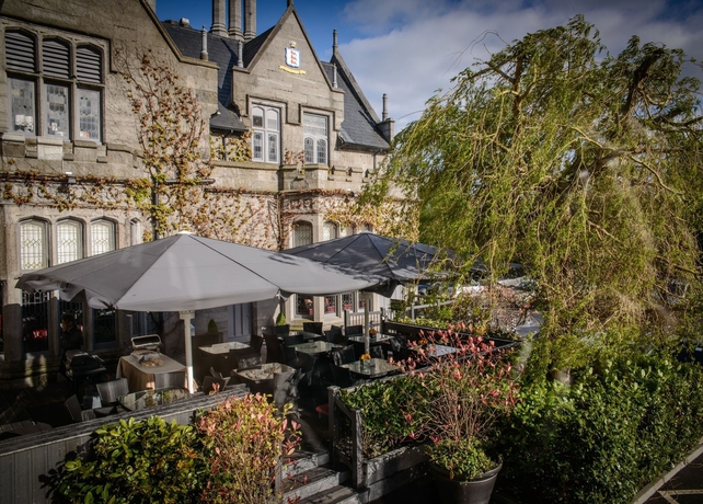 Imagen de los exteriores del Hotel Clontarf Castle. Foto 9