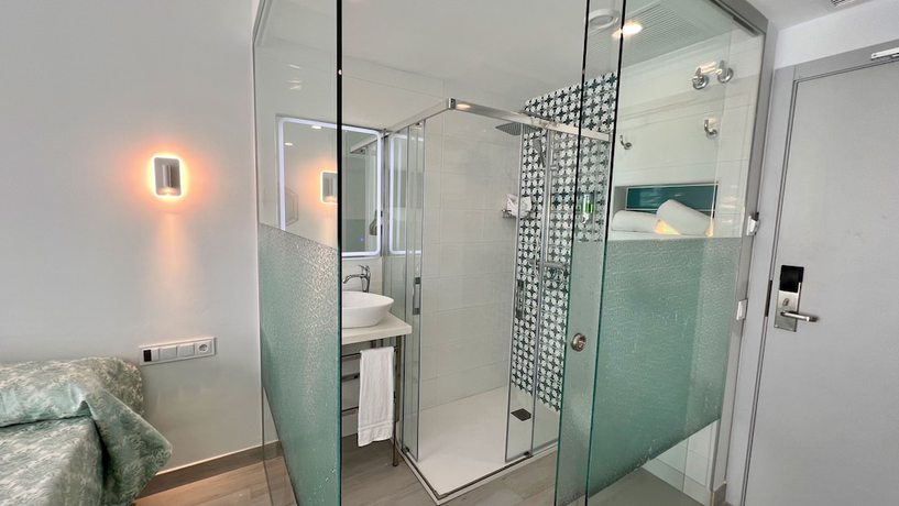 Imagen de la habitación del Hotel Clopy Mirador del Castillo. Foto 7