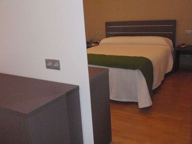 Imagen de la habitación del Hotel Clopy Rocamar. Foto 5