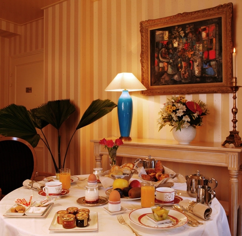 Imagen del bar/restaurante del Hotel Clos La Boetie. Foto 2