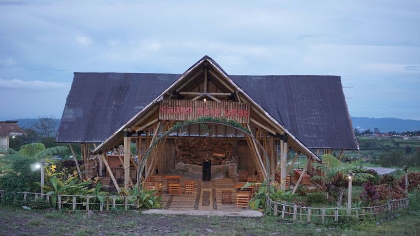 Imagen general del Hotel Cloud Hill Camp Ciater. Foto 2