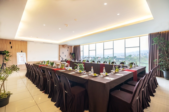 Imagen de los interiores del Hotel Clove Garden and Residence. Foto 10