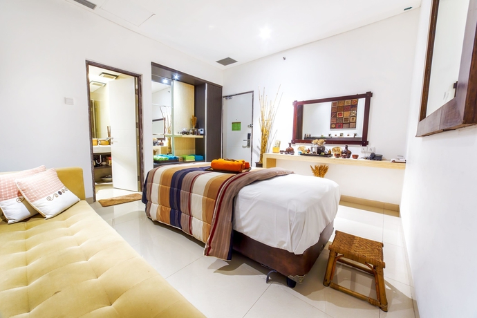 Imagen de la piscina del Hotel Clove Garden and Residence. Foto 19