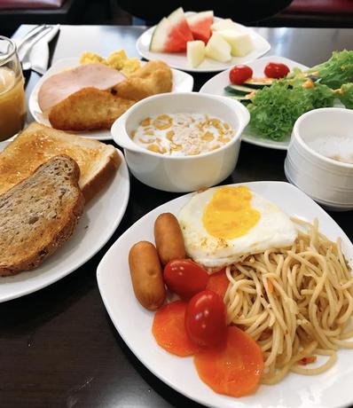 Imagen del bar/restaurante del Hotel Clover 7. Foto 2