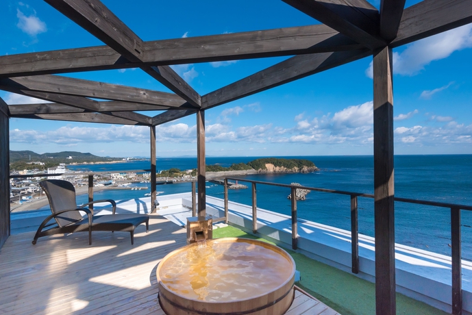 Imagen de los exteriores del Hotel Clover Fuuka. Foto 16