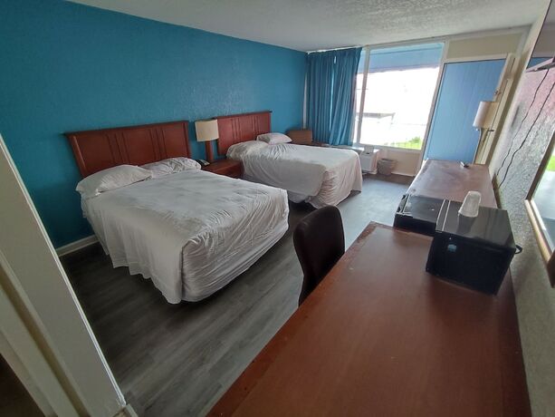 Imagen general del Hotel Clover Inn And Suites. Foto 3
