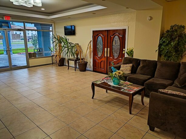 Imagen general del Hotel Clover Inn And Suites. Foto 7